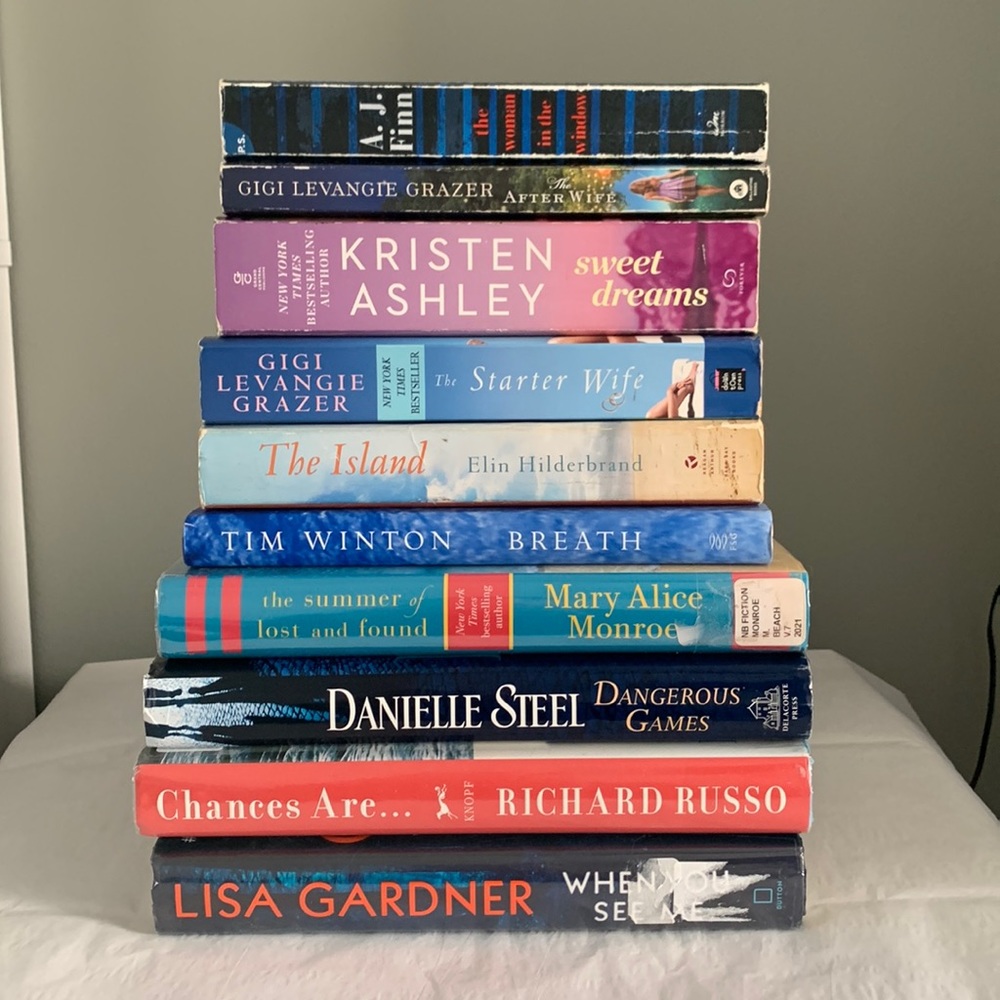 Bundle of 10 books: 5 paperback & 5 hardcover:Romance, beach, mystery, thriller